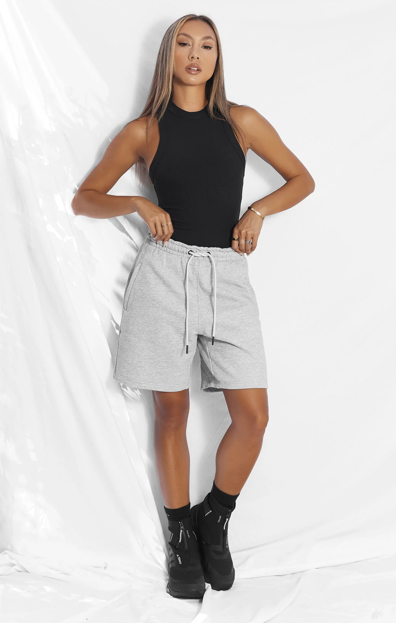 THE SWEAT™ BOYFRIEND SHORT - HEATHER GREY - Image 4