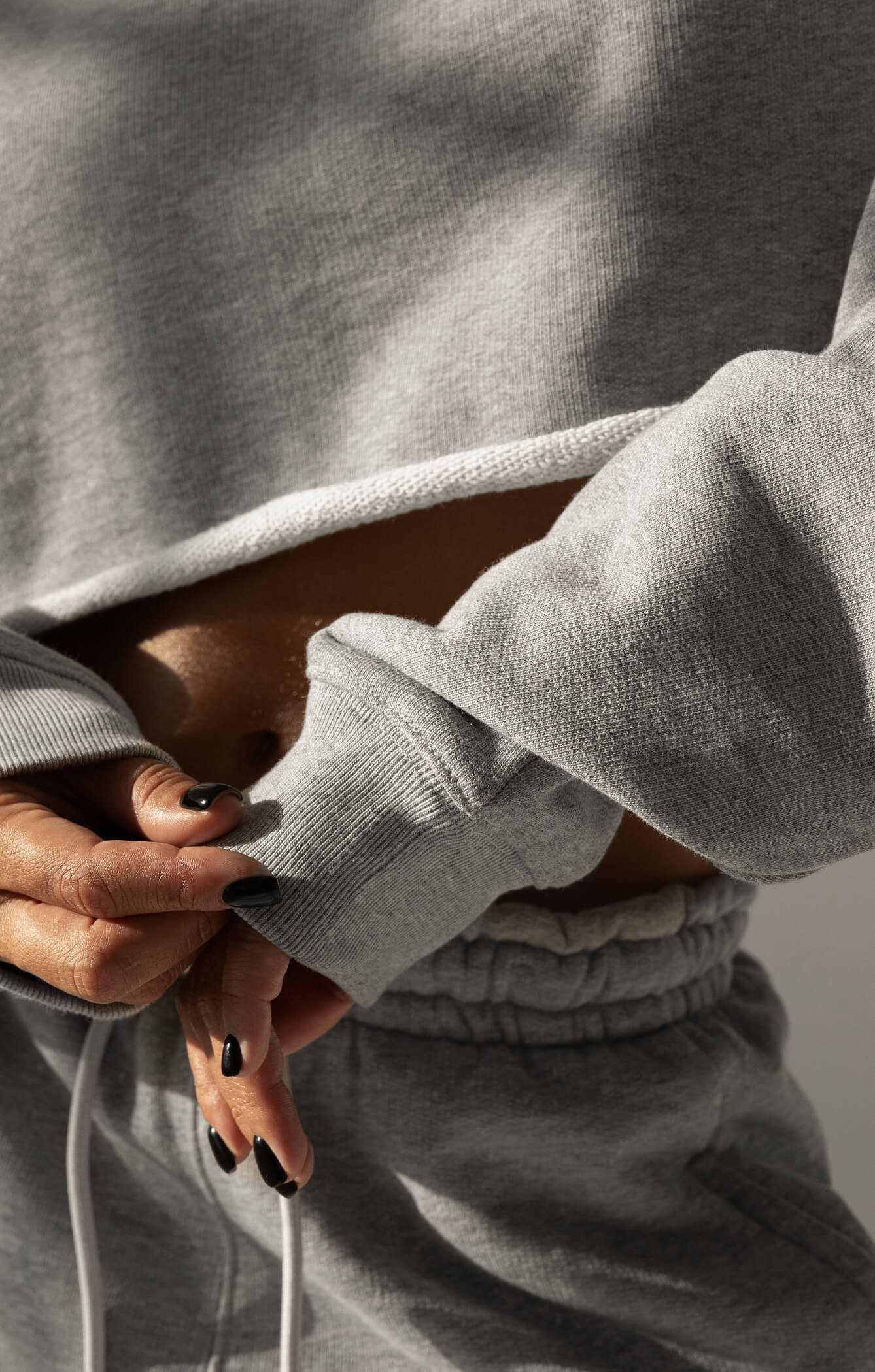 THE SWEAT™ CROPPED CREW - HEATHER GREY - Image 6