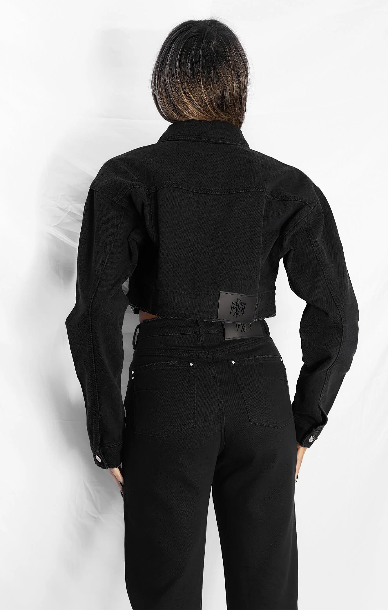 THE BOX CROP DENIM JACKET - WASHED BLACK - Image 4