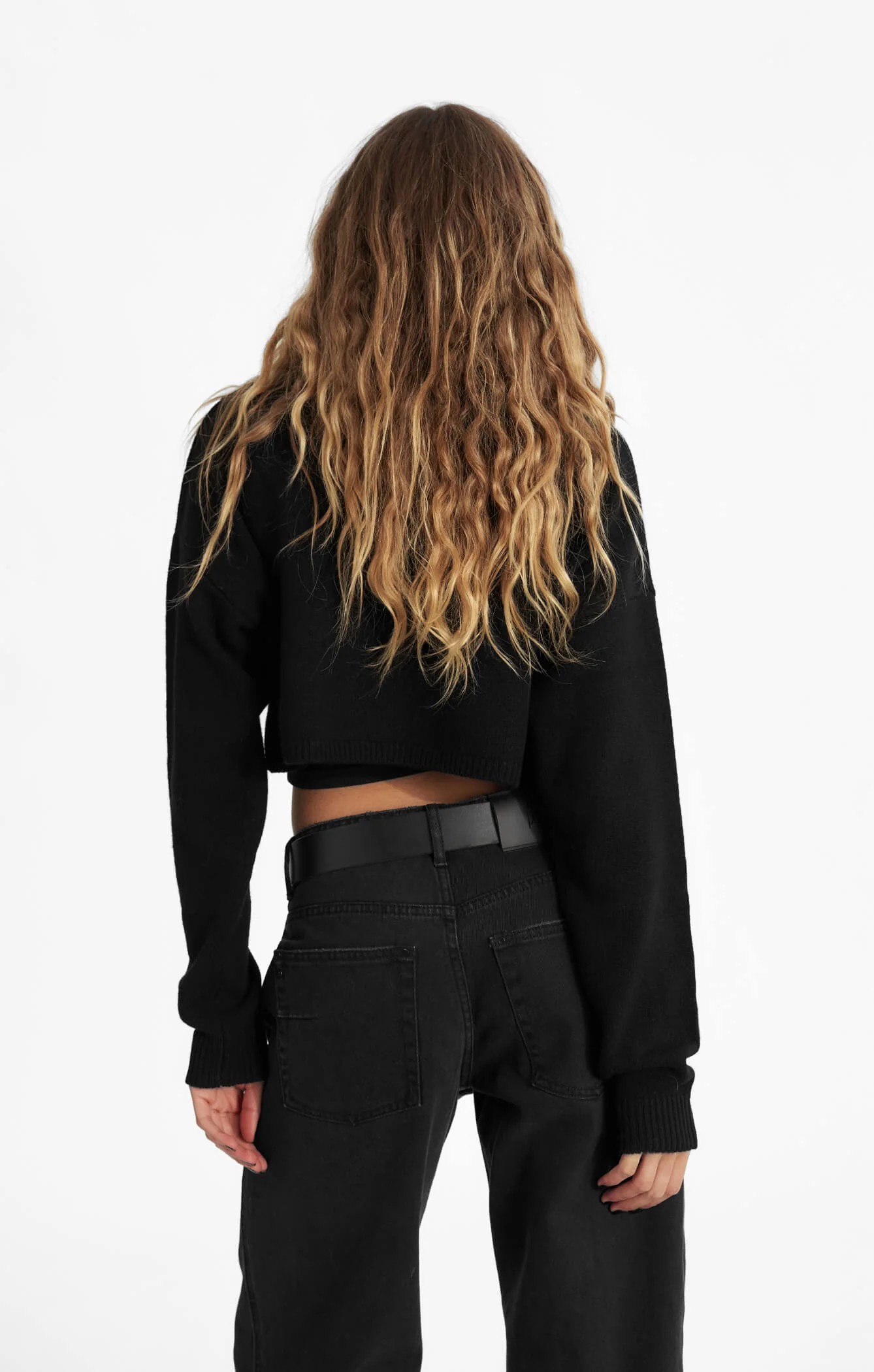 THE CROPPED UNIVERSAL KNIT 2.0 - BLACK - Image 4