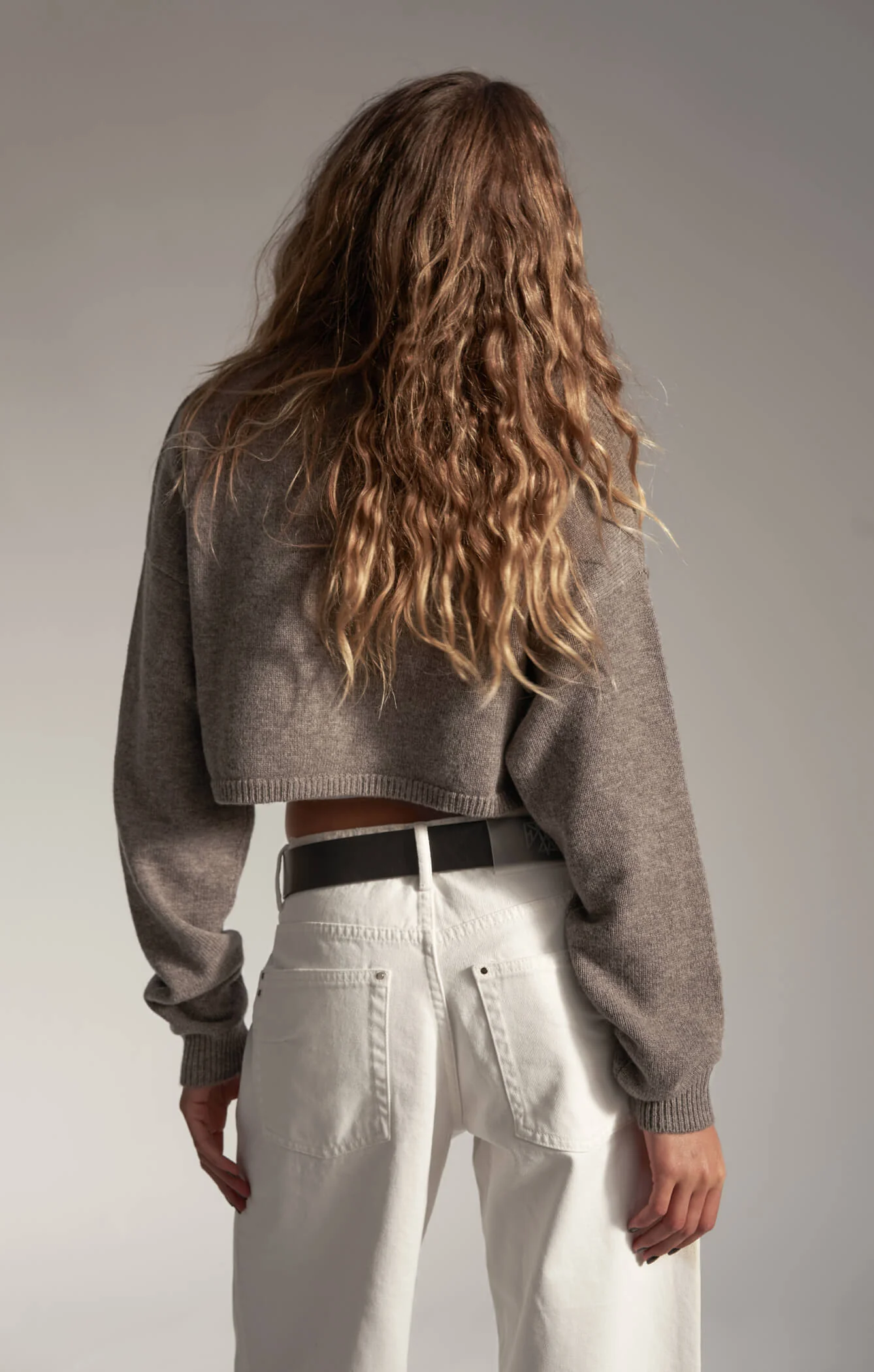 THE CROPPED UNIVERSAL KNIT 2.0 - NEUTRAL MARLE - Image 5
