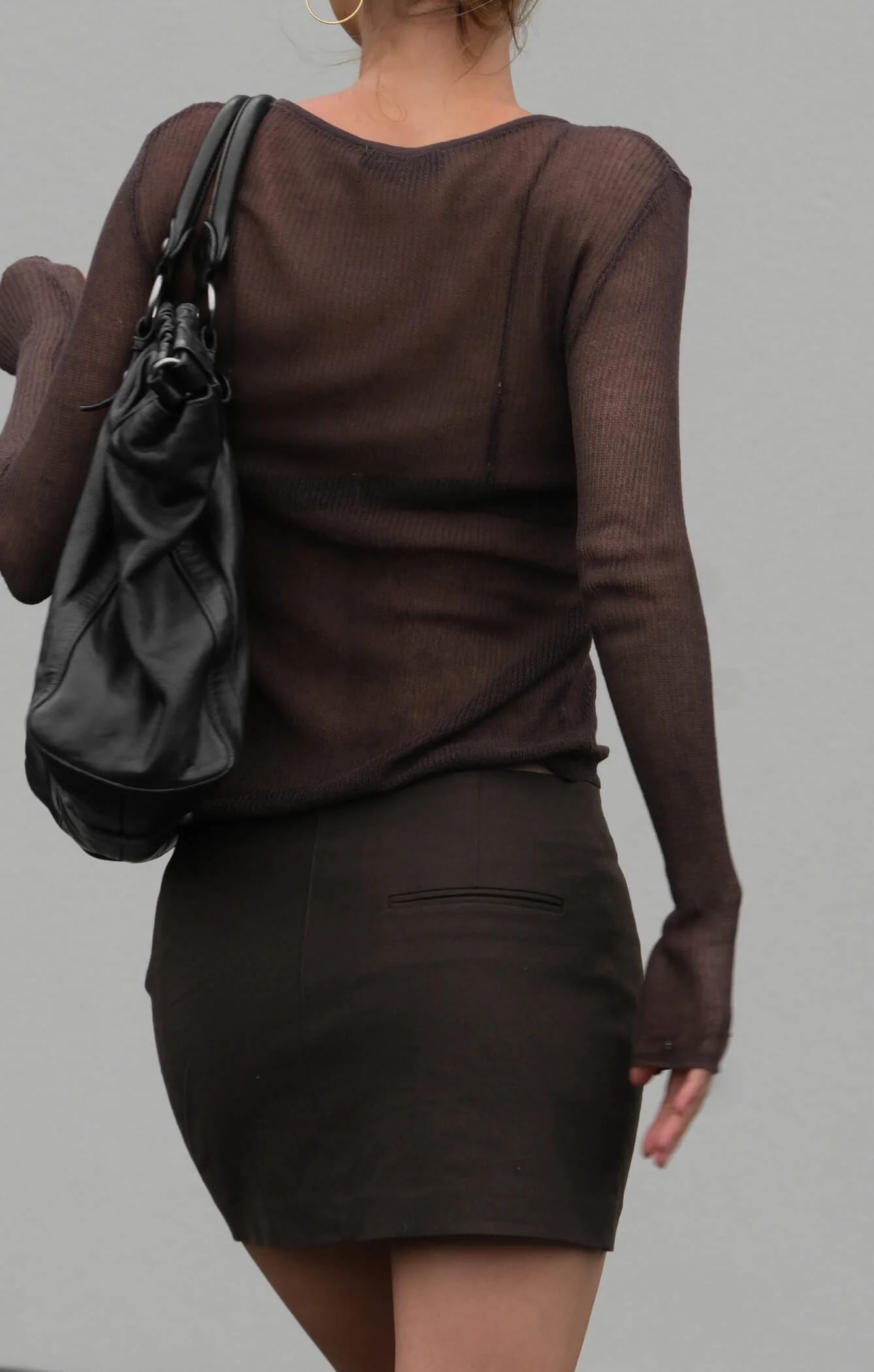 THE LINEN LOW RISE MINI SKIRT - ESPRESSO - Image 5