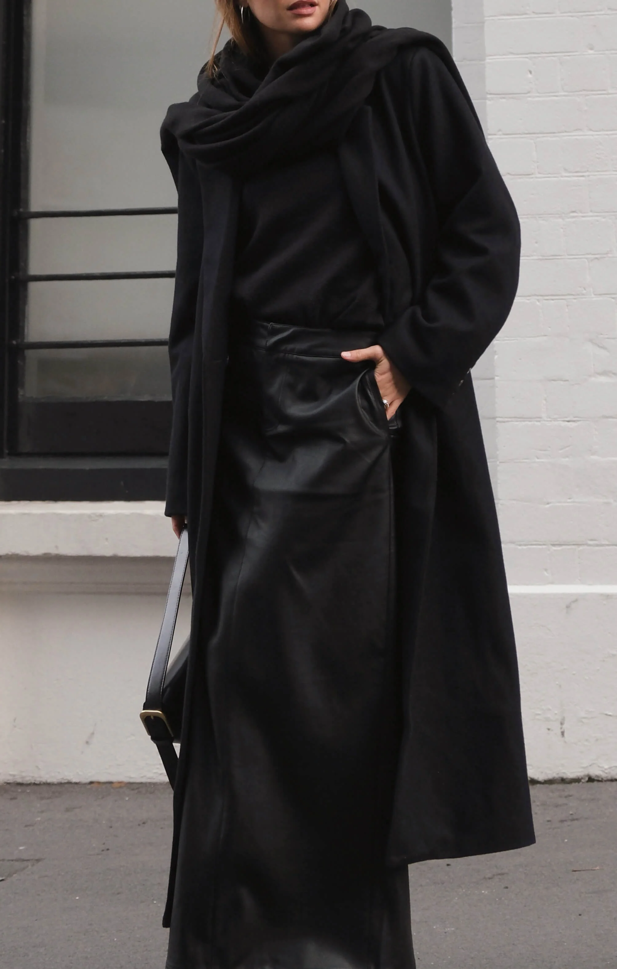 THE LONGLINE CLASSIC COAT - BLACK - Image 6