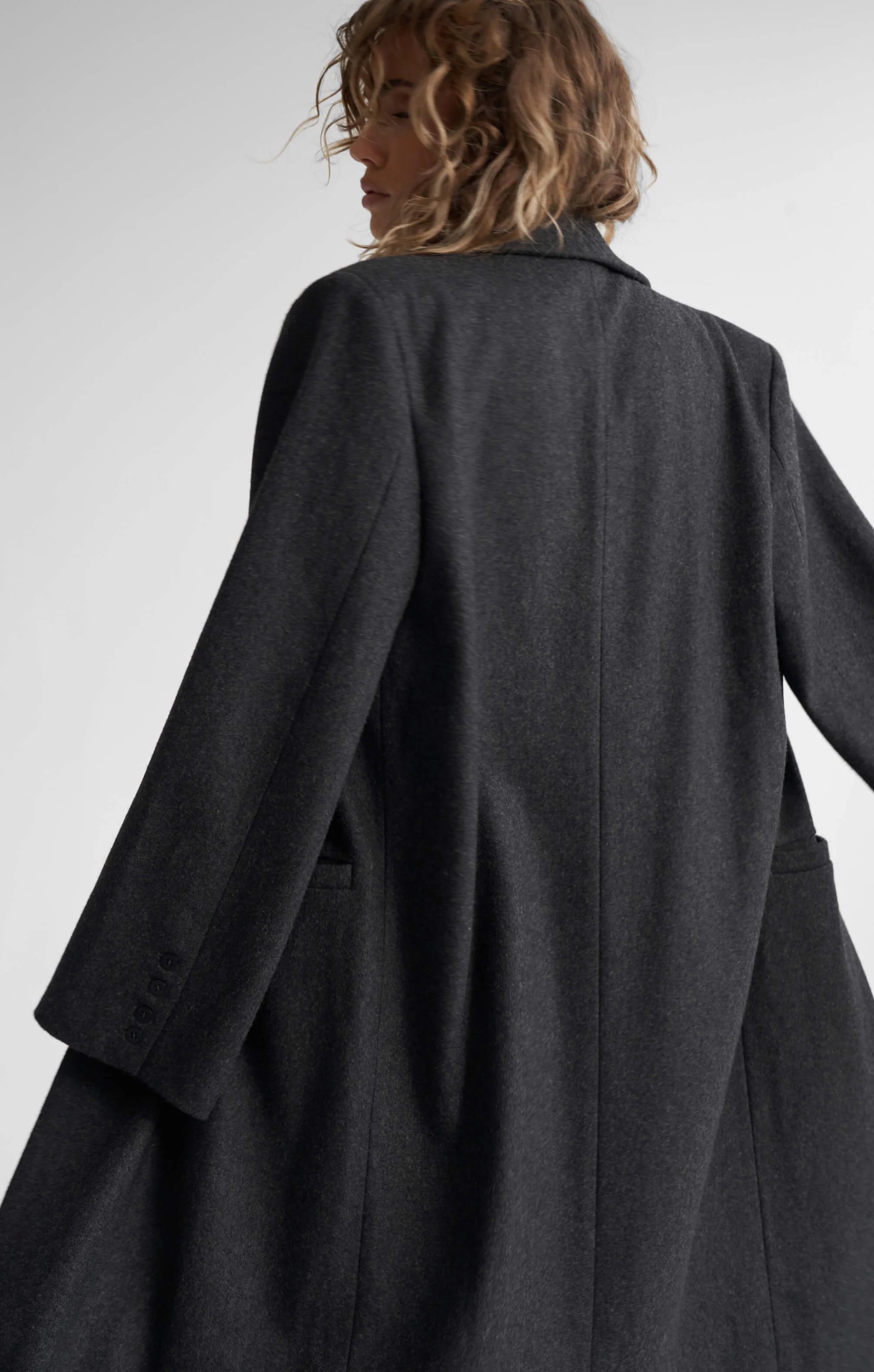 THE LONGLINE CLASSIC COAT - CHARCOAL - Image 5