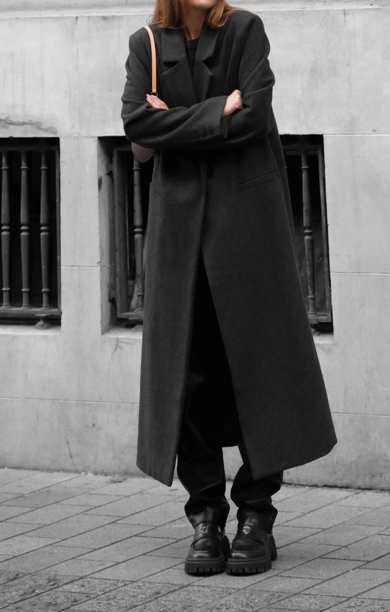 THE LONGLINE CLASSIC COAT - CHARCOAL - Image 6