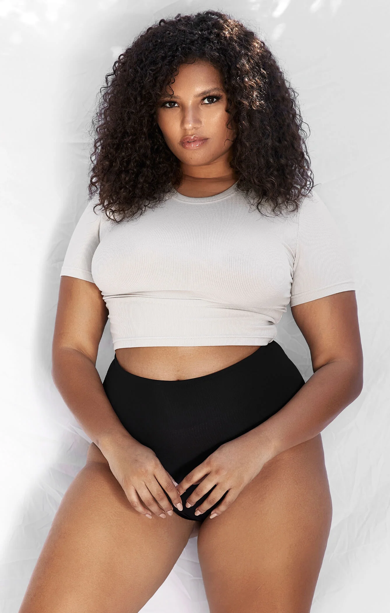 THE LUXE RIB BABY CROP TEE - STONE - Image 5