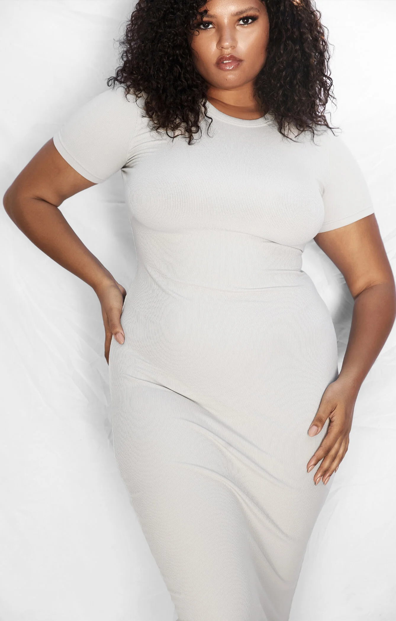 THE LUXE RIB BABY MIDI DRESS - STONE - Image 2