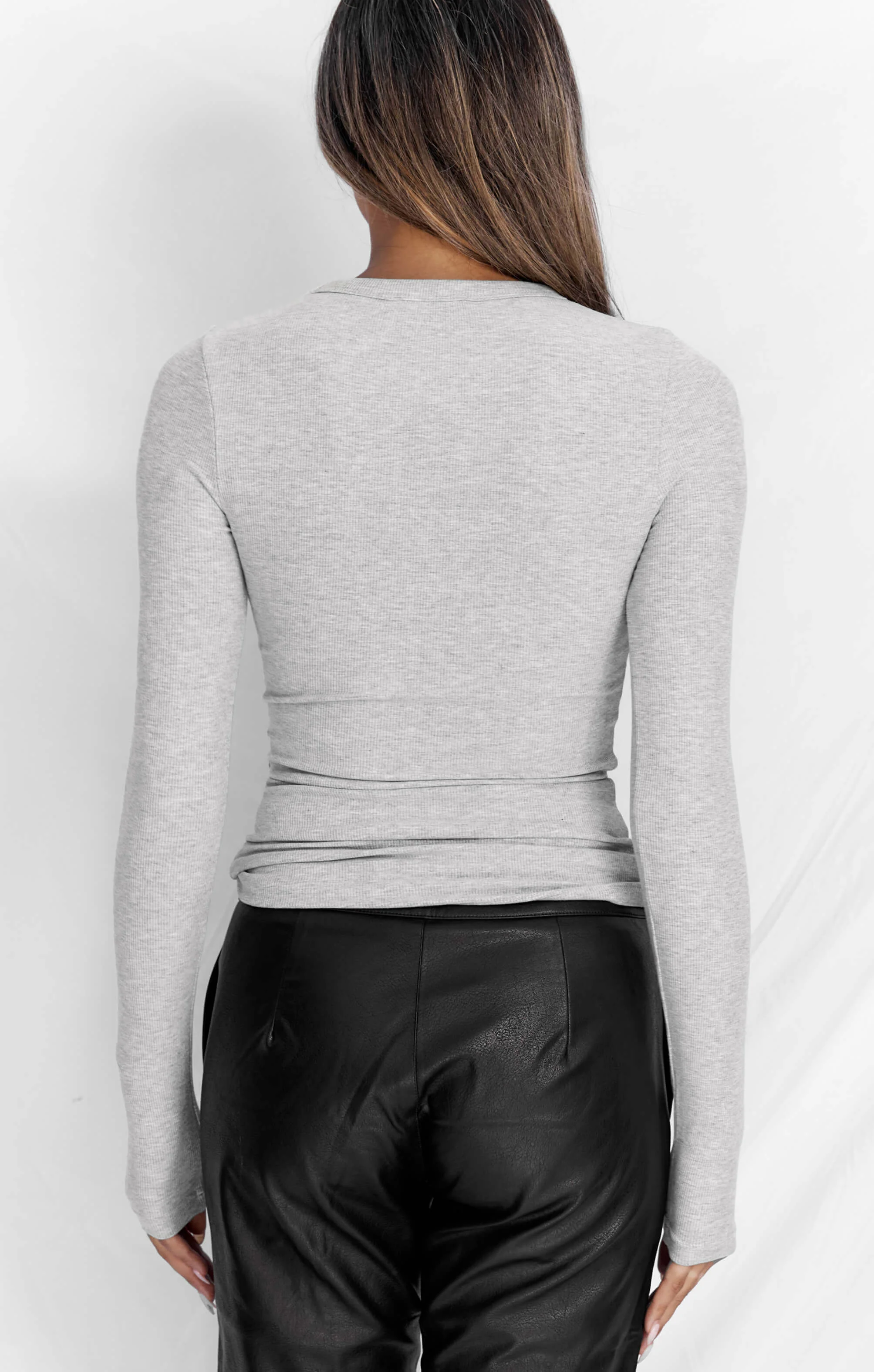 THE LUXE RIB LONG SLEEVE TOP - MID GREY - Image 4