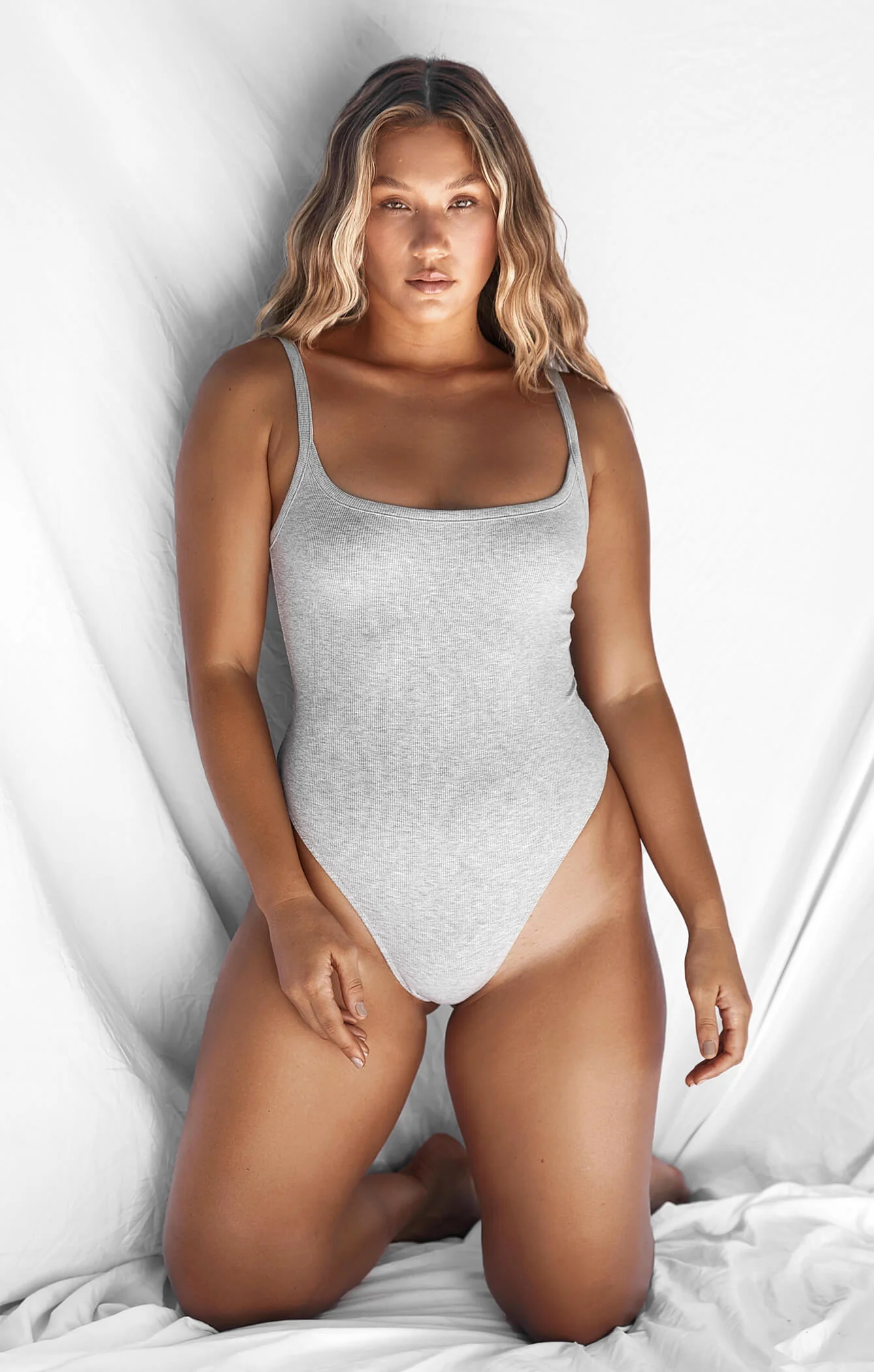 THE LUXE RIB LOW BACK BODYSUIT - MID GREY - Image 4