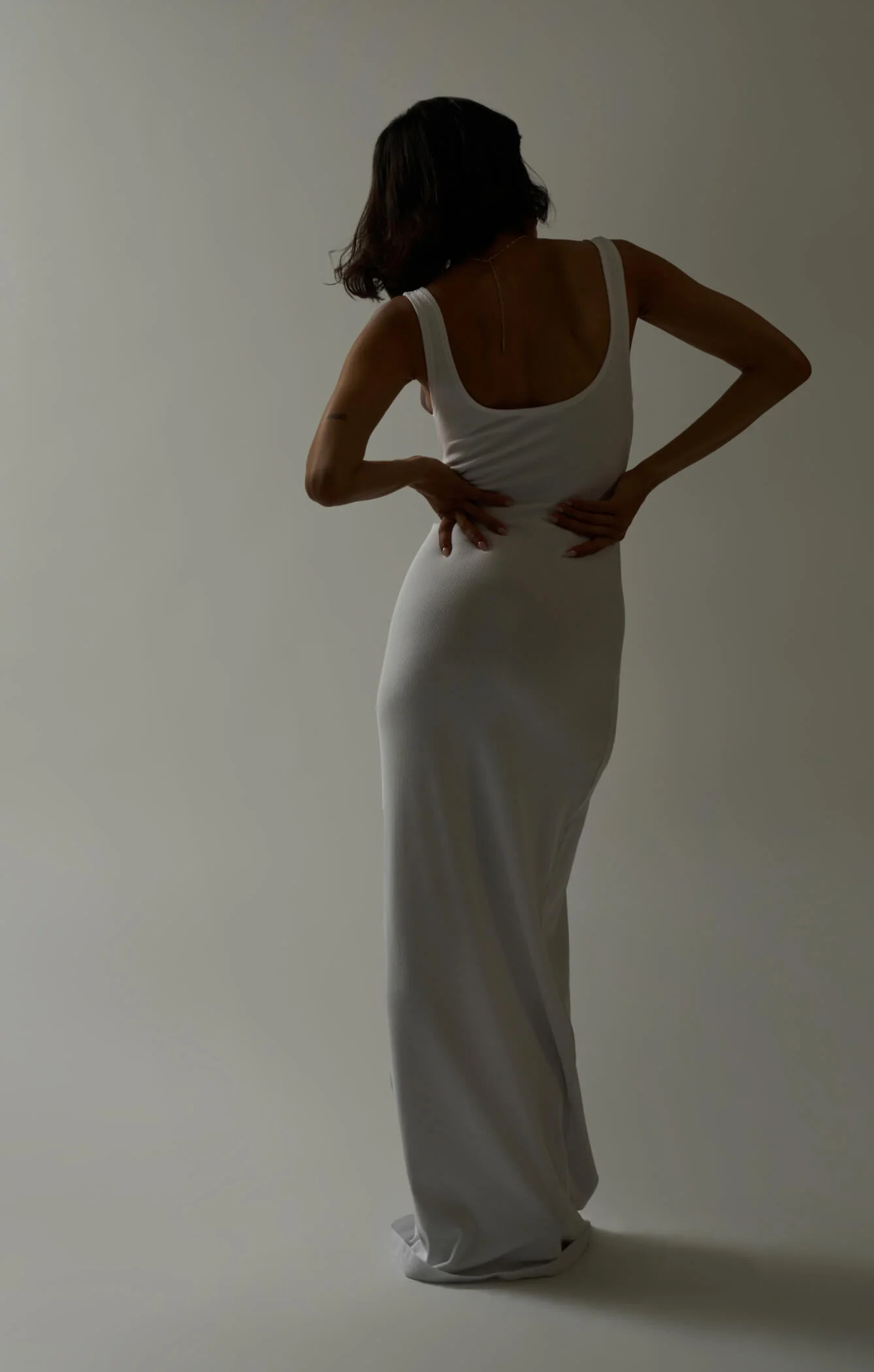 THE LUXE RIB MAXI DRESS - WHITE - Image 3
