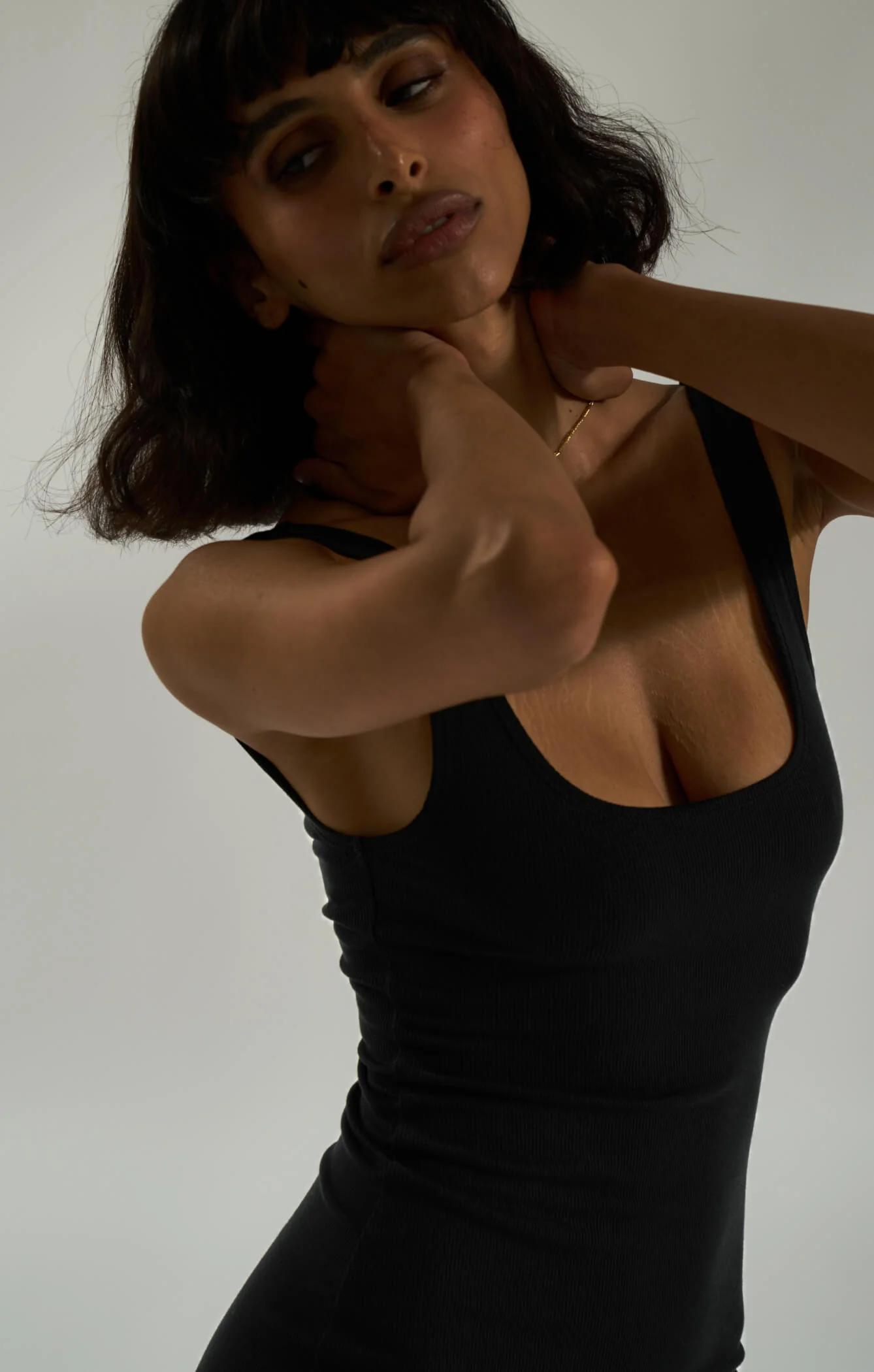 THE LUXE RIB MINI DRESS - BLACK - Image 3