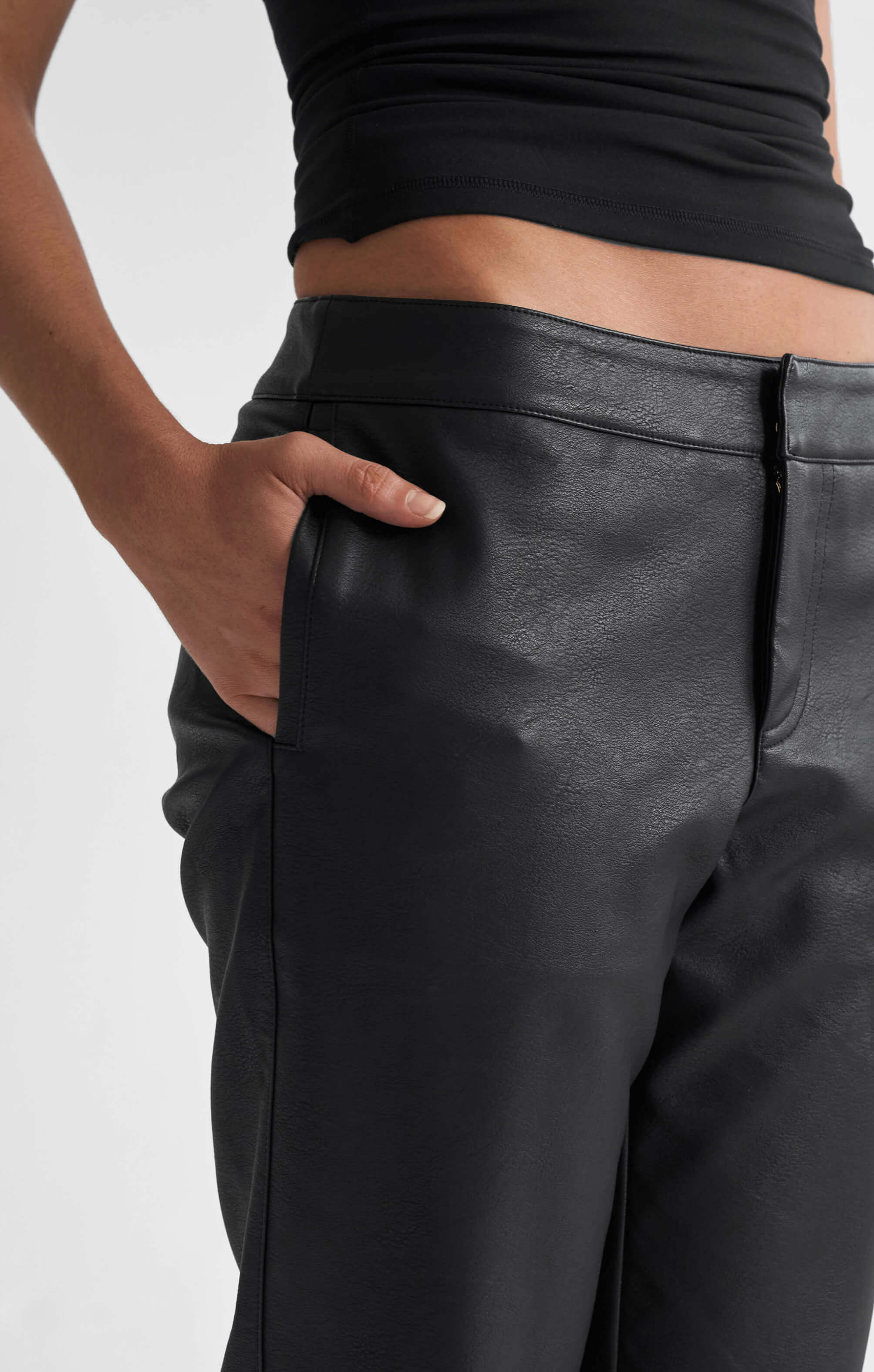 THE PEBBLED™ LOW RISE PANT - Image 4