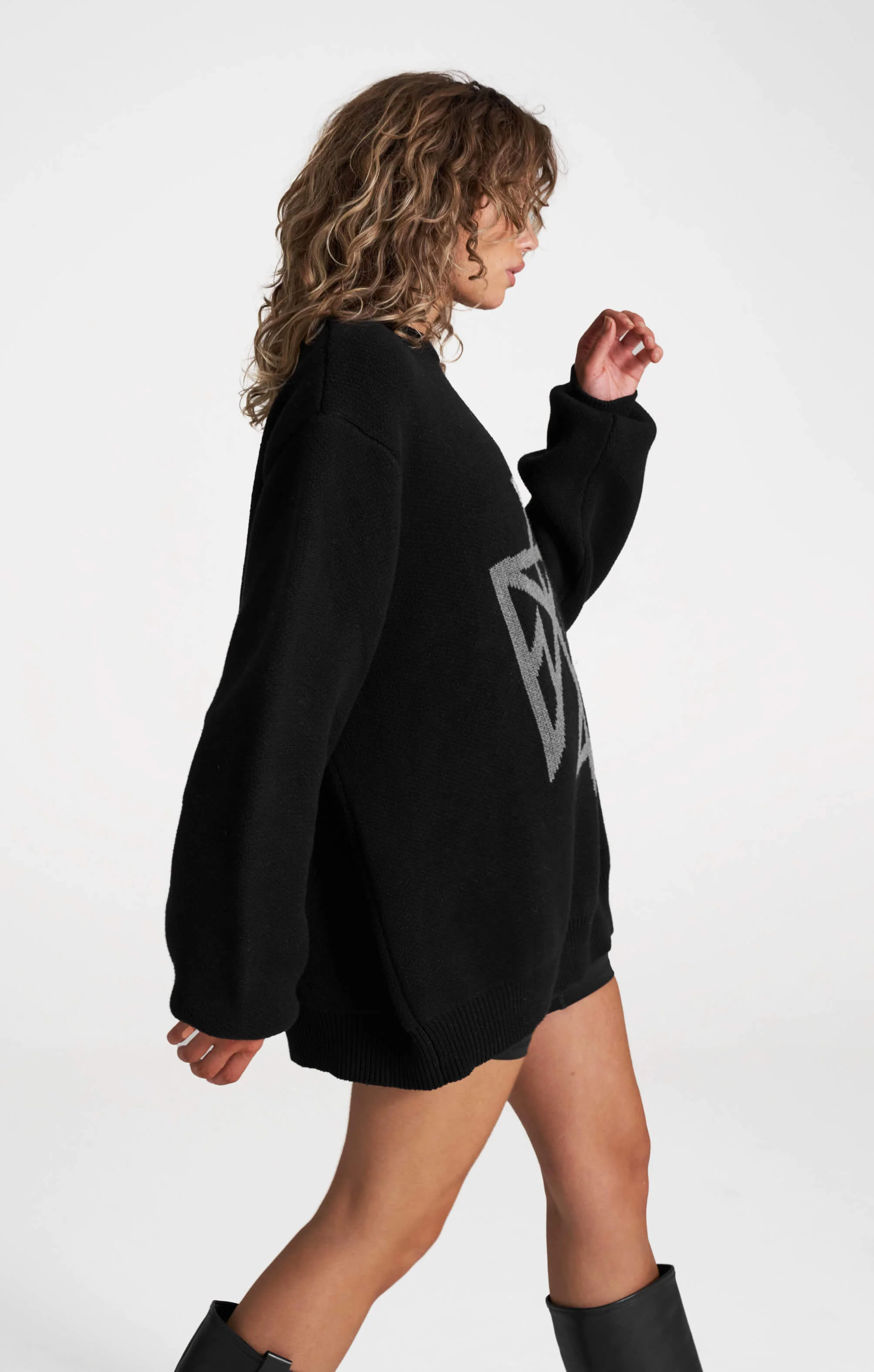 THE SIGNATURE JACQUARD KNIT - BLACK - Image 4
