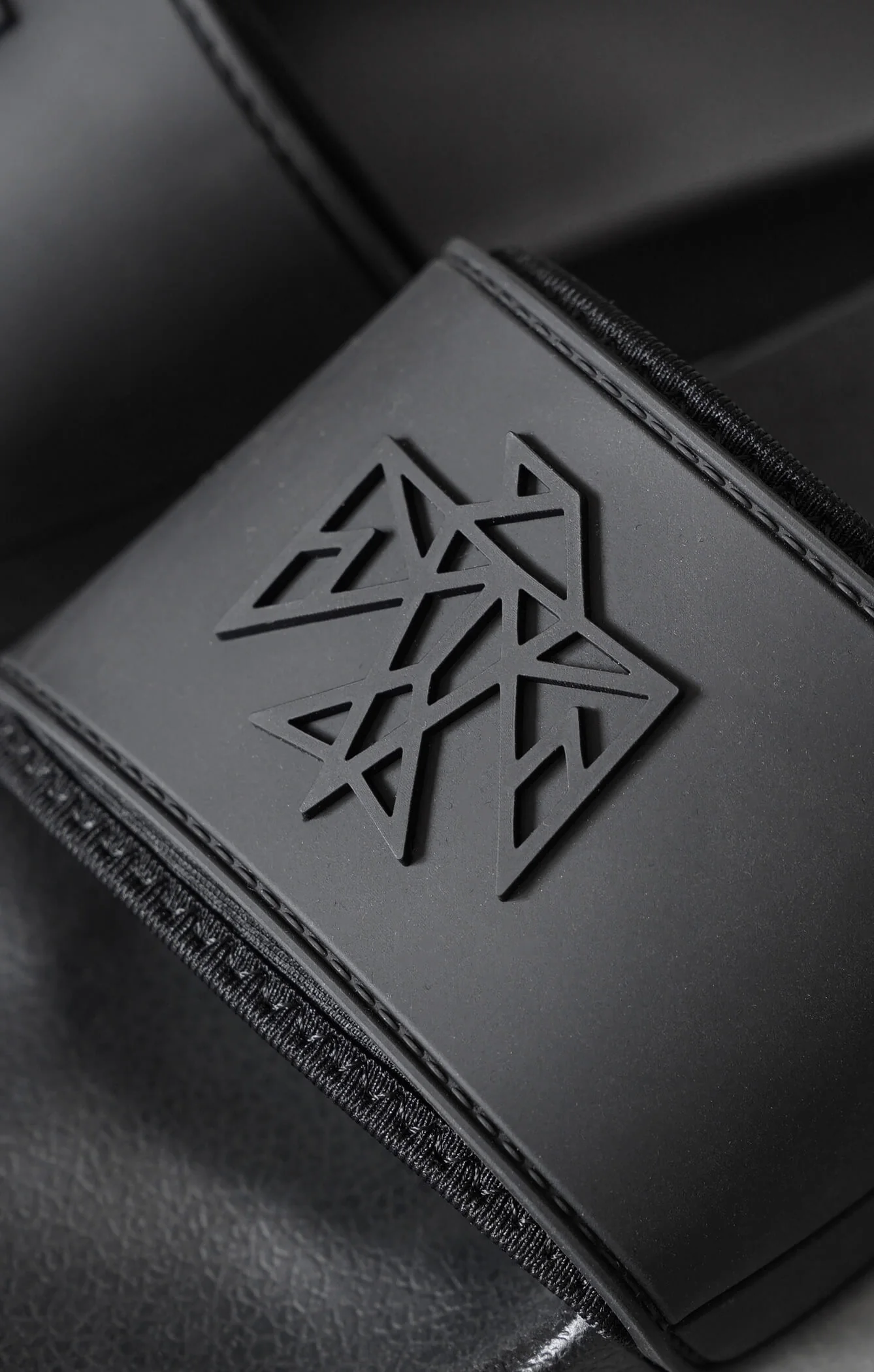 THE SIGNATURE SLIDES - BLACK - Image 4