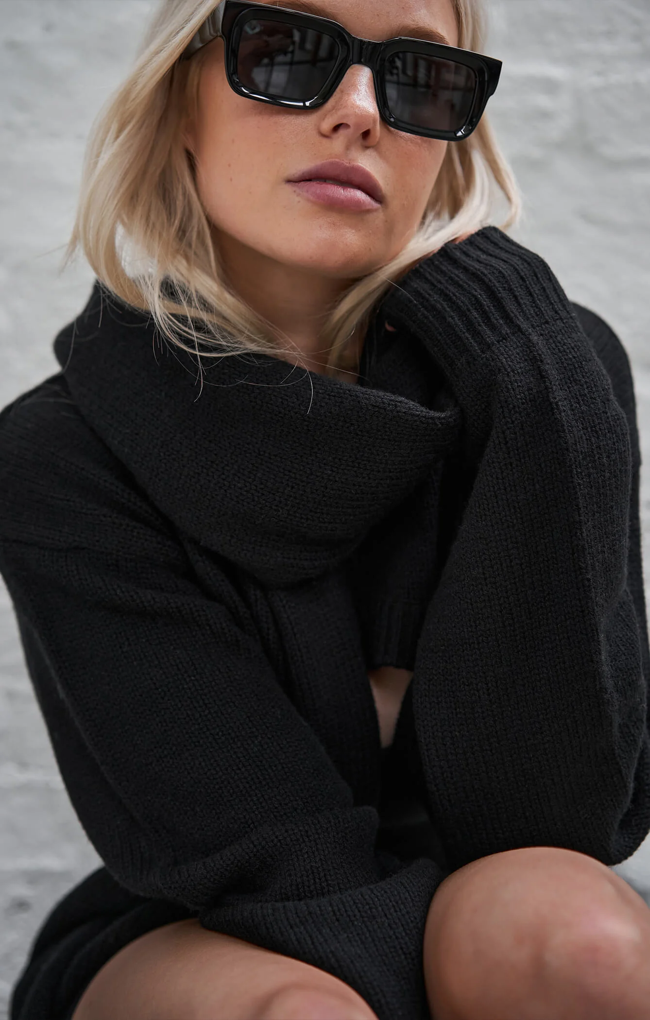 THE SUPER CROP KNIT - BLACK - Image 6
