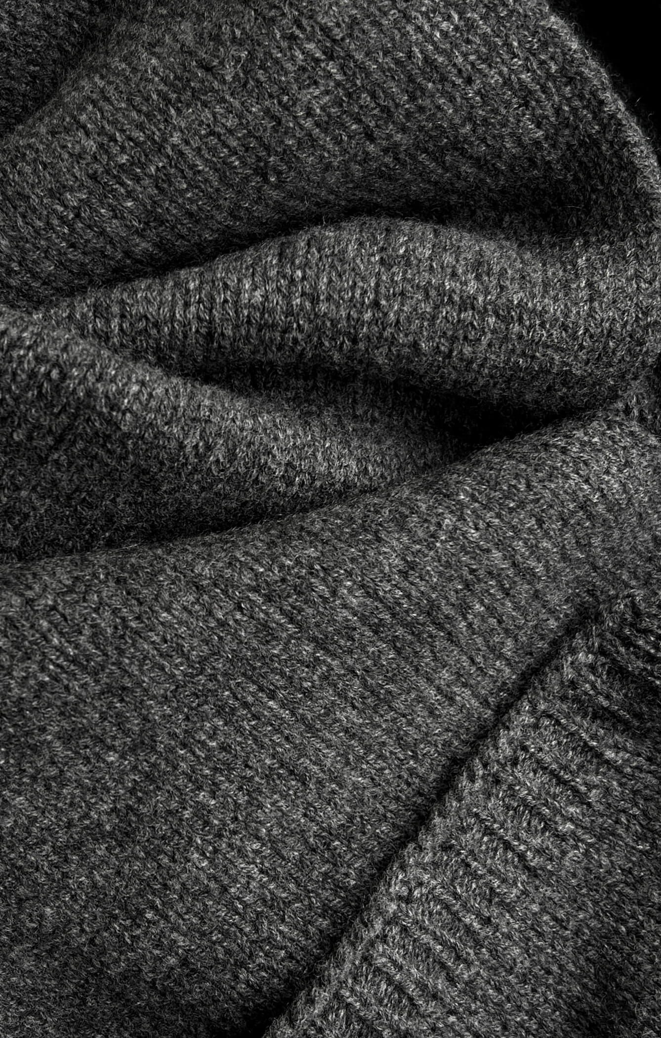 THE SUPER CROP KNIT - CHARCOAL - Image 8