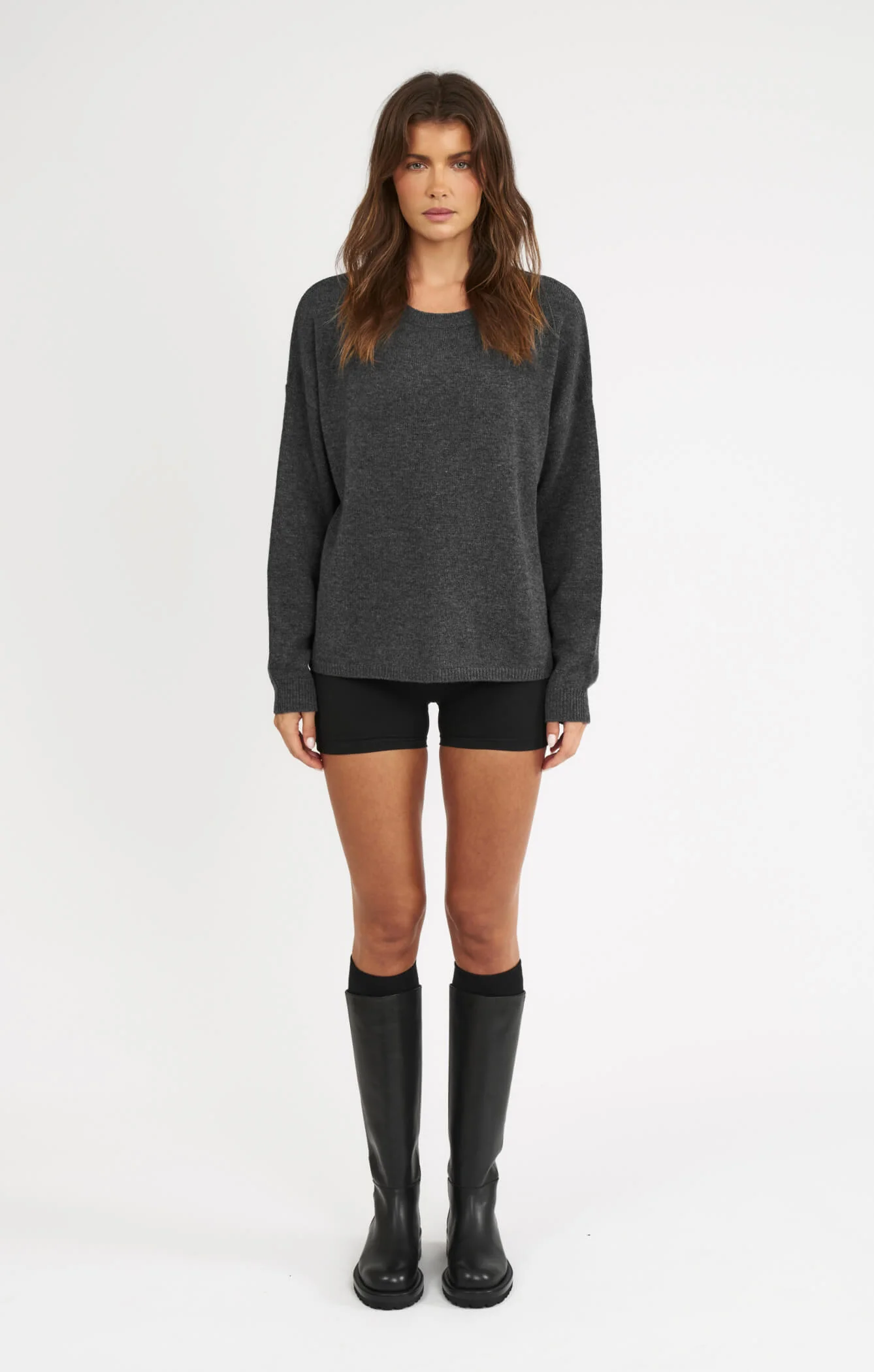 THE UNIVERSAL KNIT 2.0 - CHARCOAL - Image 2