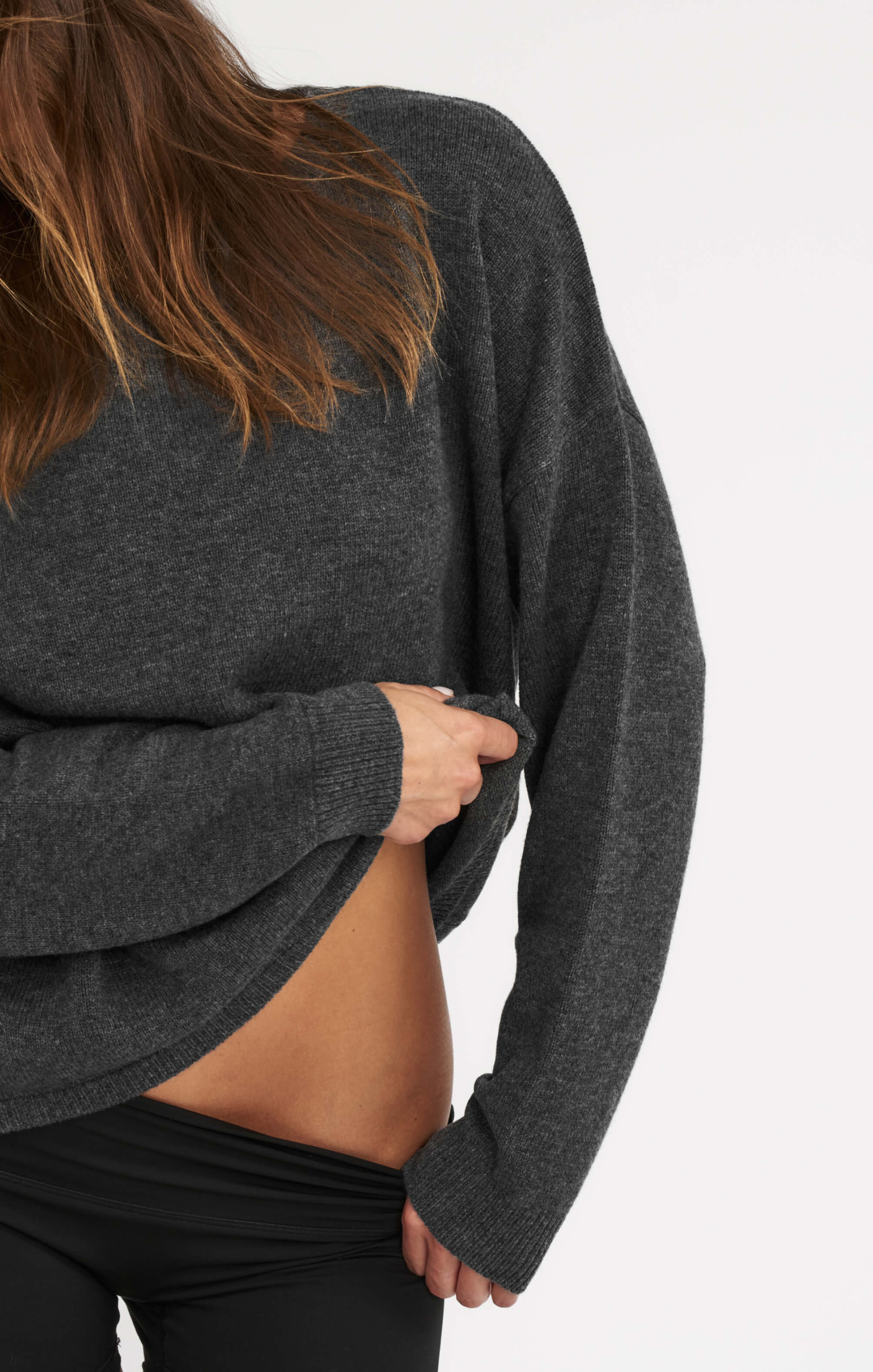 THE UNIVERSAL KNIT 2.0 - CHARCOAL - Image 5