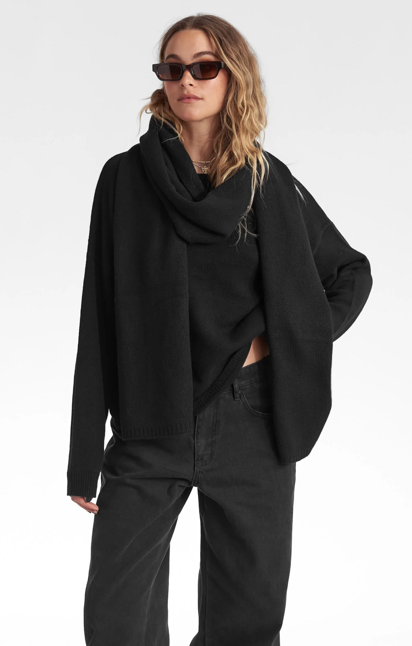 THE UNIVERSAL KNIT 2.0 - BLACK - Image 4