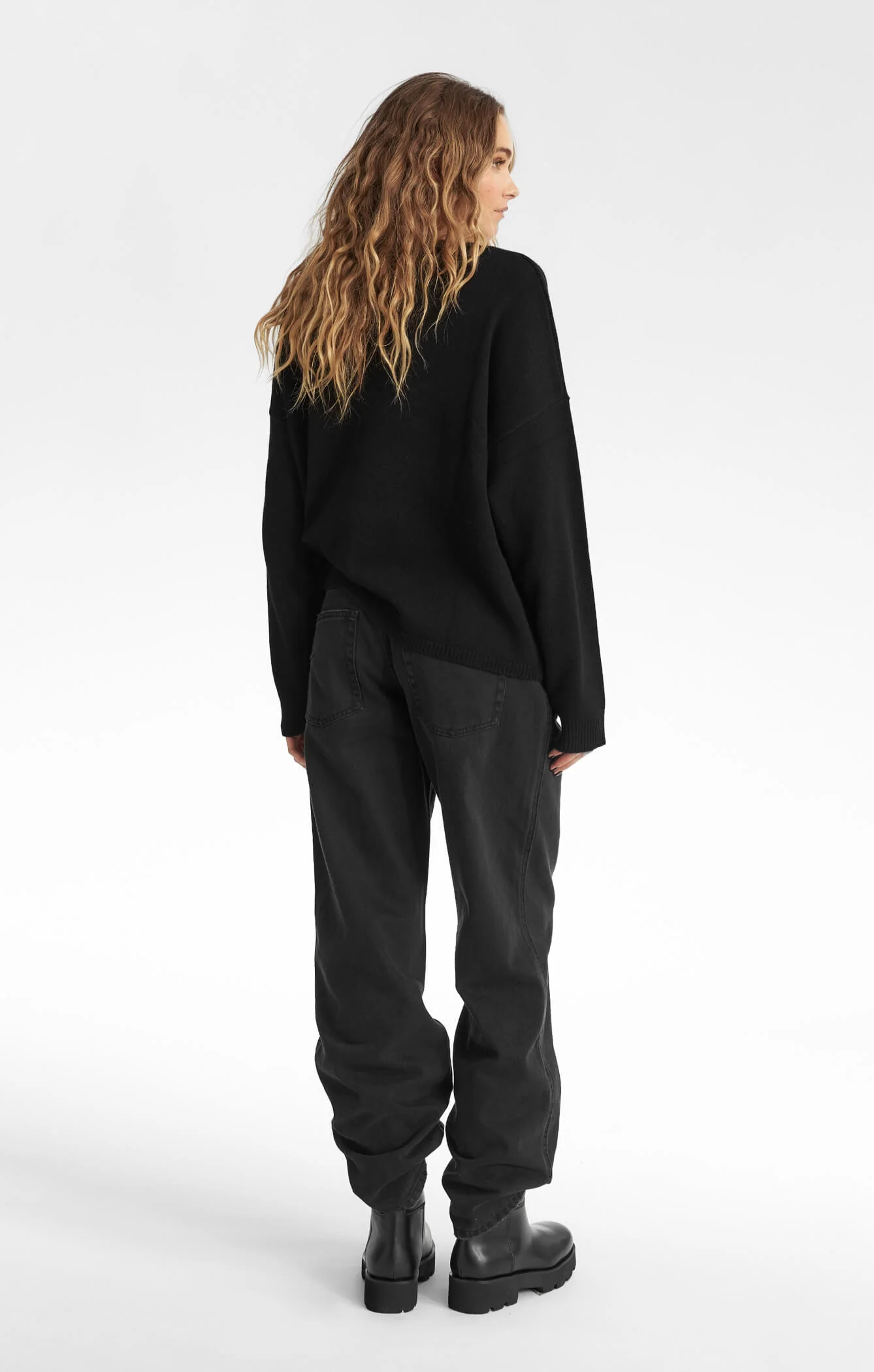 THE UNIVERSAL KNIT 2.0 - BLACK - Image 5