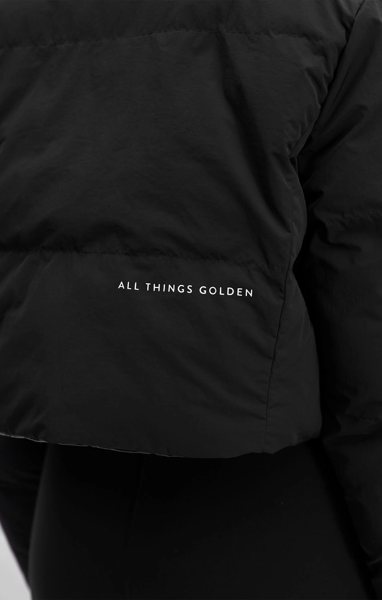 THE VEGAN PUFF™ REVERSIBLE CROP JACKET - PATENT/BLACK - Image 6