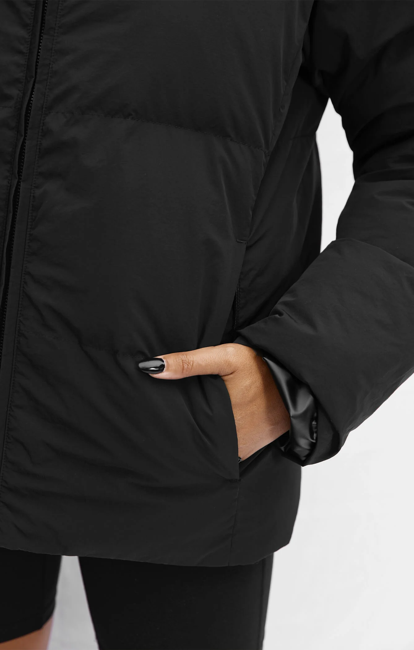 THE VEGAN PUFF™ REVERSIBLE JACKET - PATENT/BLACK - Image 7