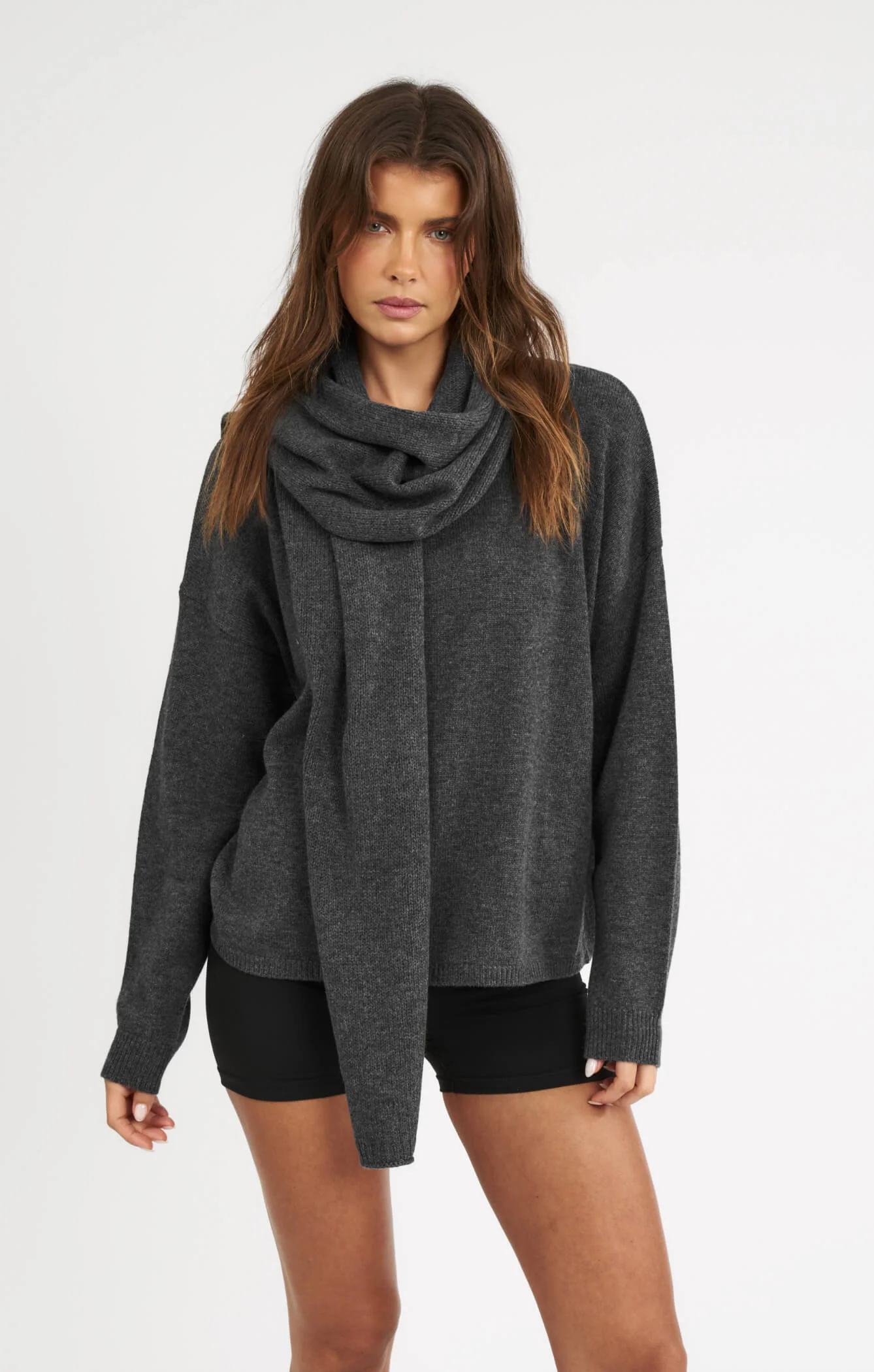 THE WRAP AROUND SCARF - CHARCOAL - Image 4