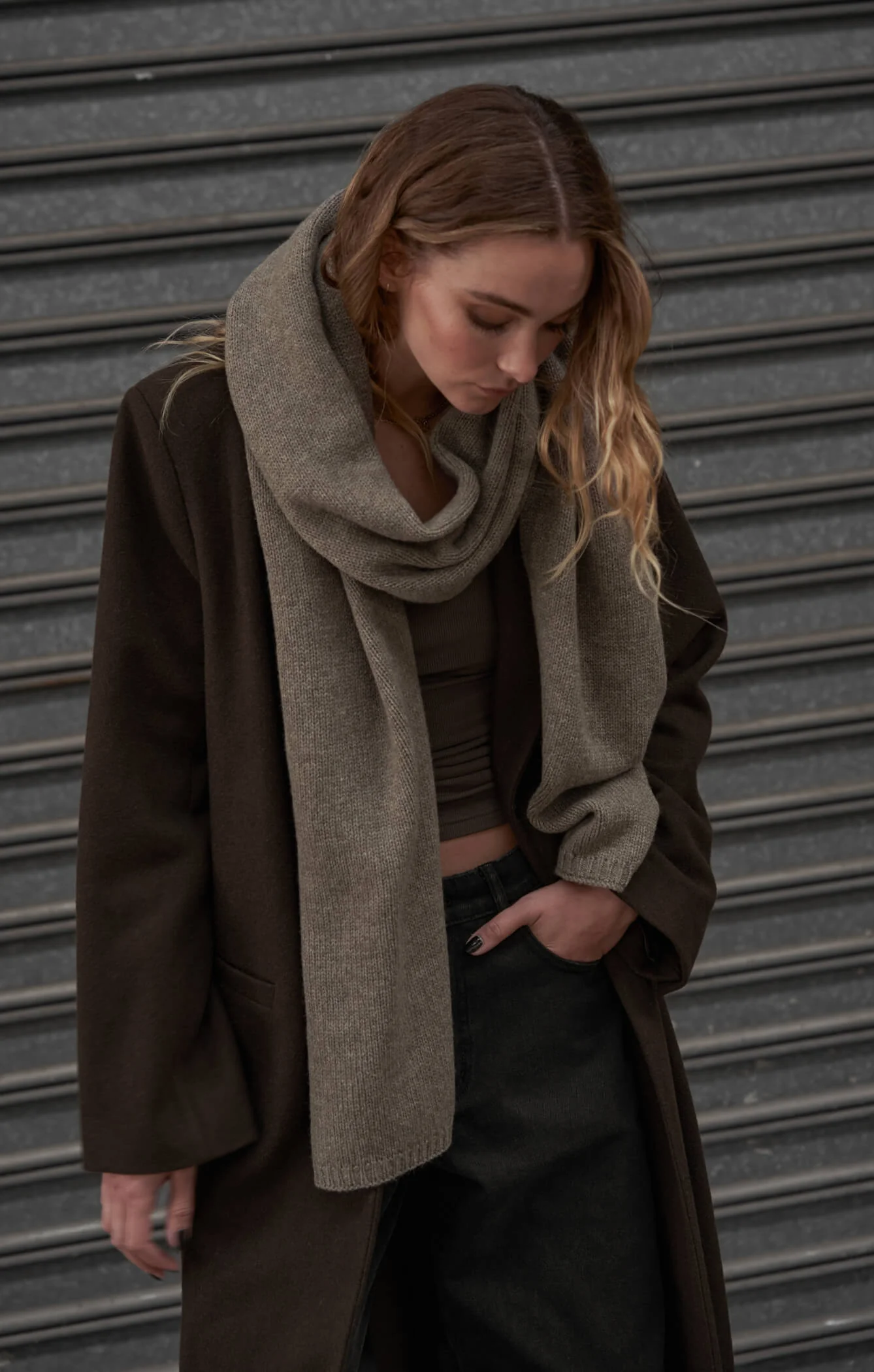 THE WRAP AROUND SCARF - NEUTRAL MARLE - Image 6